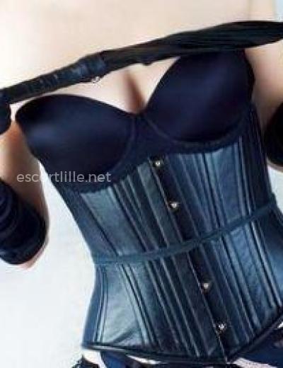 Escort Douche Dorée initiation Fouet Et Fétichisme 0032468320330 - Photo 2 №249